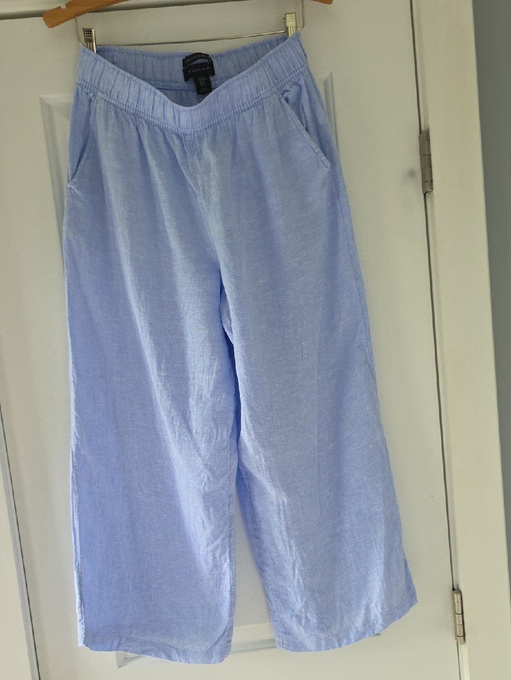 Tahari 100% Linen Light Blue Wide Leg Capris Pants